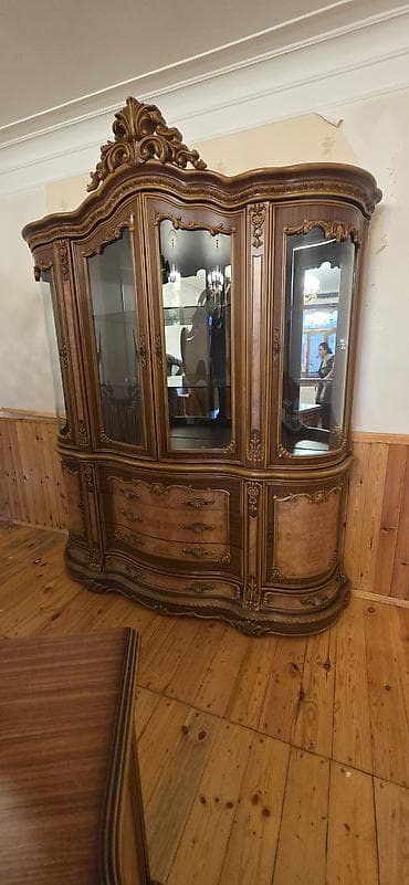 mebel alan usta: Klassik üslubda yemək otağı mebel dəsti Tərkibi: - Böyük — 1