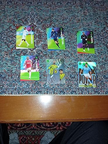 Panini Top Class futbol kolleksiya kartları seti Məzmun: - 6 ədəd ön — 1