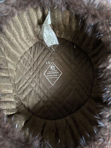 kişi üçün yun şap şaplar: Норковая шапка мужская, новая, размер 56. Также имеются 2 ношеные в — 2