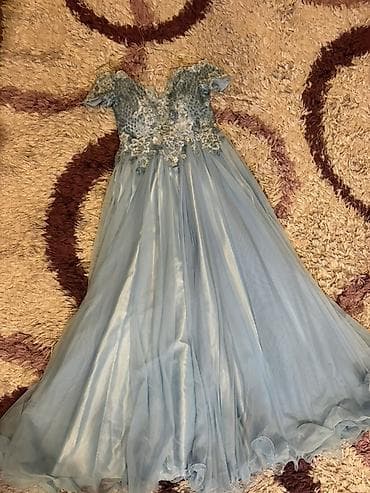 Zərif mavi rəngdə ziyafət/gecə geyimi. Cemi 1 defe geyilib beden 38