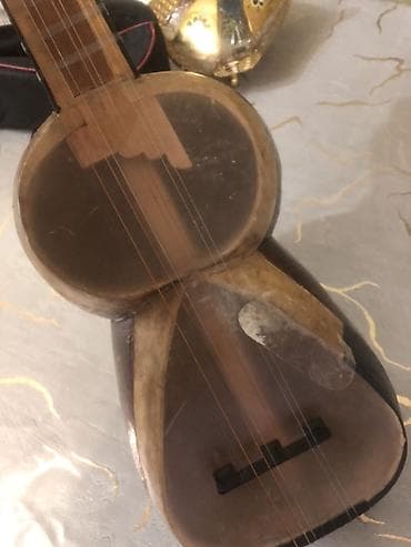 ağ klarnet: Tar – milli simli musiqi aləti - Klassik quruluş: iki hissəli kasası — 3