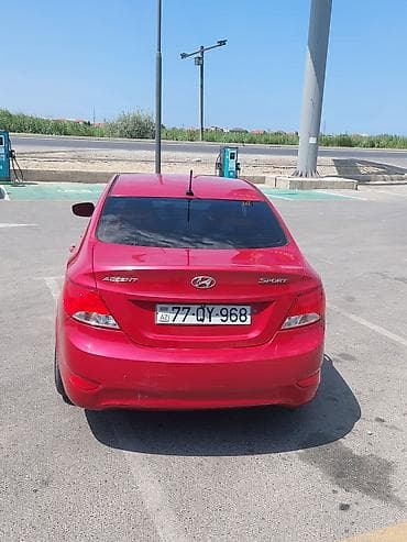 man sat: Hyundai Accent: 1.6 l | 2017 il Sedan — 2
