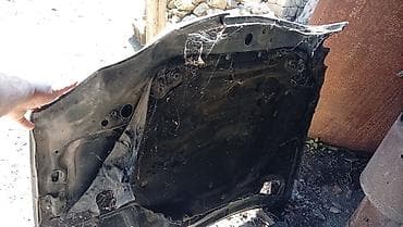 Mersedes ceyran gözün kapot buferi Təsvir: - Şəkillərdə görünən