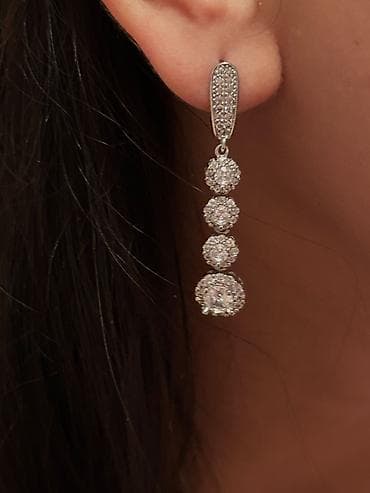 Dəstə daxildir: Boyunbağı, Swarovski, Gümüş
