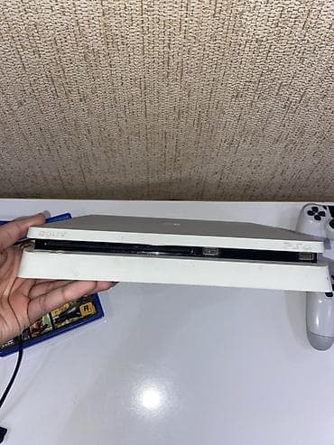 PS4 (Sony Playstation 4): PlayStation 4 Slim 2 original pult ve 3 oyun verilecek ustunde Tecili — 4