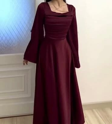 qadın ucun donlar: Göy rəngli, uzunqol qadın donu. Boğaz hissəsi bağlı, hündür yaxalı — 1