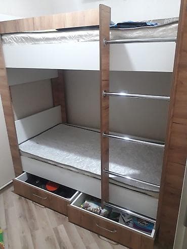 Ev və bağ: İkimərtəbəli kravat – 250 AZN Ölçü: - Eni: 96 sm - Hündürlük: 1.90 m — 2