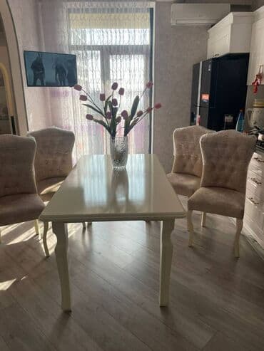 Salam. Masa və 6 əd oturacaqlar ( 550 Azn ) Divan ( 350 Azn )