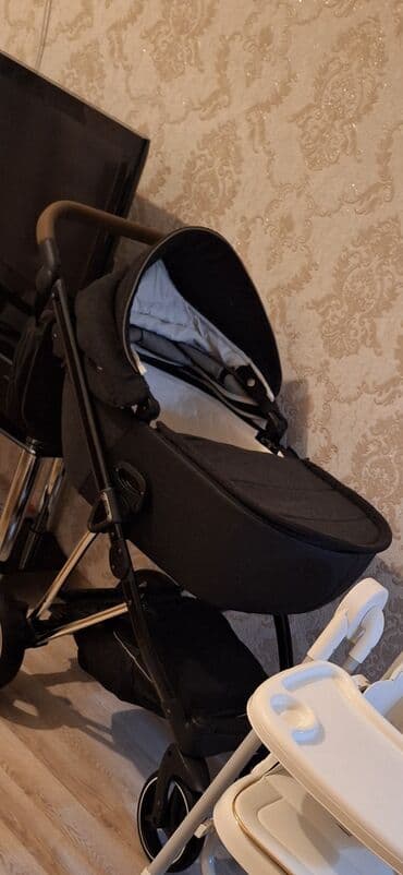 uşaq kolyaska: Çıxarıla bilən beşikli araba, Cins: Qız, Yaş: <1 ay — 2