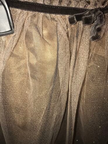 şiş qadın ətəkləri: Yenidir. Artig qaldigi uchun satiram. Limited kollekciyadi. Bosh — 2