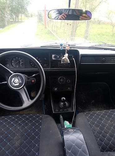turbo az qaz: Avtomobil: Lada (VAZ) 2107, ağ rəng Kuzov: sedan, 4 qapı Yan şüşələr — 3