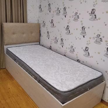 Kravatlarin her biri fabrik istehsalidir. Reng secimleri var. Sifaris