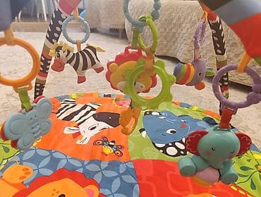 poni oyuncaq: Rəngarəng inkişaf etdirici uşaq oyun xalçası və asma oyuncaqlar dəsti — 2