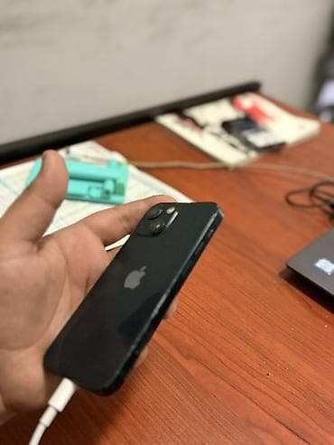 iphone 13 red: IPhone 13, Qara, Face ID — 4
