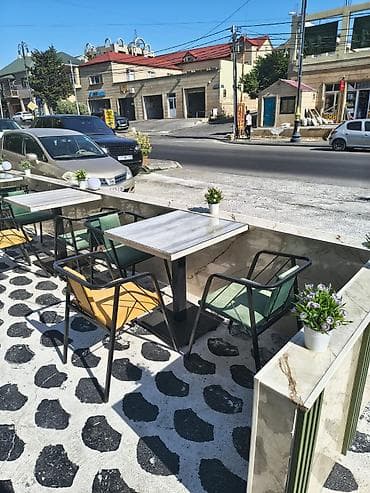 Kafe, restoran,uçun masa dəsti satılır. 10dəstdir. 30stul 10stol