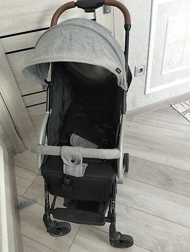 Столы для кормления: Классическая прогулочная коляска — 2