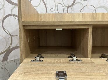 Təmir və tikinti: Satılır: Ofis Masası Ölçülər: 	•	Uzunluq: 110 sm 📏 	•	En: 50 sm 📏 — 5