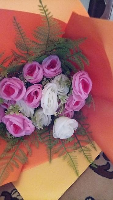 Buket güllər: Dekorativ gül buketi el isi - Kompozisiya: süni güllərdən — 3