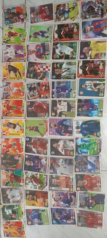 kolleksiya: 50 kart 2x Cristiano Ronaldo 1x Messi 1x Neymar 1x Vinicius Jr 1x — 1