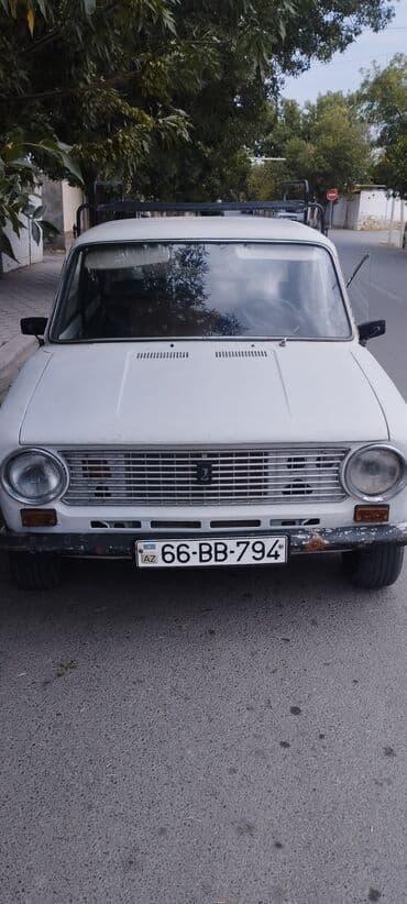 maşın al: VAZ 2101 “Jiquli” sedan - Kuzov: 4 qapılı, ağ rəng - Növ: Arxa — 1