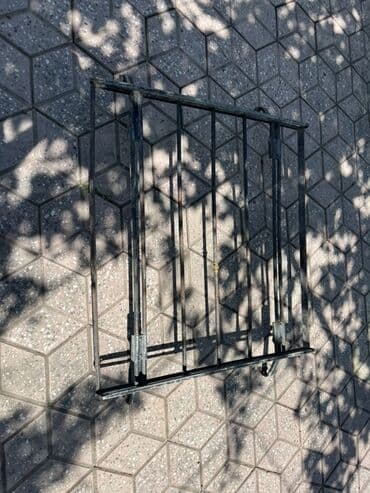 Ötürücü qutuların detalları: Avtomobil dam baqajı möhkəm metal konstruksiyaya malikdir. Bu baqaj — 2