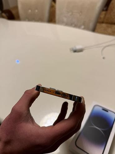 i 15 pods: IPhone 14 Pro, 256 GB, Ağ, Zəmanət, Barmaq izi, Simsiz şarj — 6