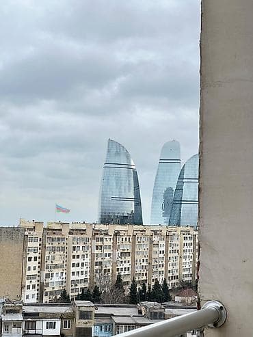 Mənzillər: 3 otaqlı, Yeni tikili, m. Elmlər Akademiyası, 147 kv. m — 1