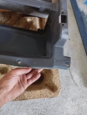 Metal qanad/arkalıq hissəsi – avtomobilin arxa/yan korpusu üçün panel