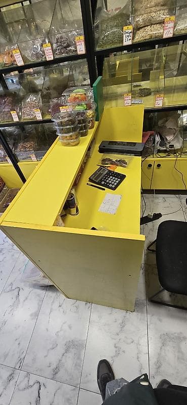 mebellər və qiymətləri: Mağaza üçün vitrin və kassir zonası mebeli komplekti - Rəf sistemi — 2