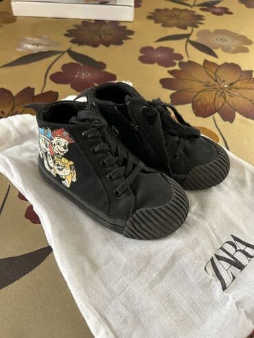 Manejlər: Uşaq ayaqqabısı "ZARA". Çox az itefadə olunub. Yenisindən seçilmir — 1