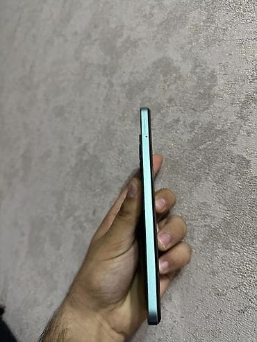 Telefonun ekranı dəyişilməlidi 40 manat xərci var. Başqa bez problem — 2