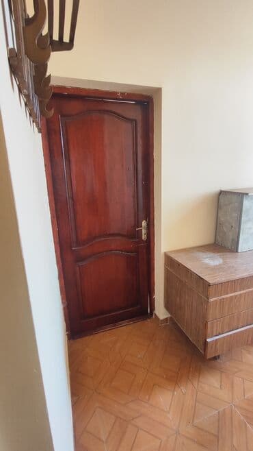 vasmoyda ucuz kiraye evler: Komsamol dairesinde. piyada keçidin yanında. 24 saat oba marketin — 10