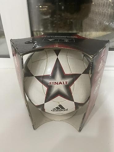 Adidas Finale 6 – UEFA Champions League rəsmi matç topu Футбольный мяч