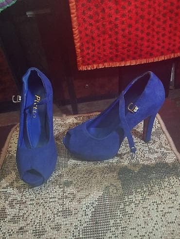 Məhsul: Qadın yüksək daban ayaqqabıları - Rəng: Parlaq kobalt/mavi -