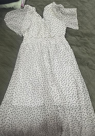 Ağ rəngli, qara xırda ləkəli naxışlı maxi don. - Model: V-yaxa — 4