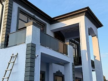 Balkon məhəccəri, Şüşə