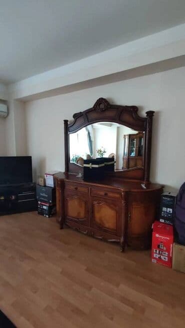 sarayda kiraye: Xətai rayonu,Həzi Aslanov metrosunun çıxışı.16 mərtəbəli binanın,3-cü — 3