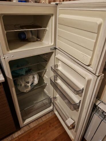 2 qapılı Midea Soyuducu Satılır, rəng - Ağ