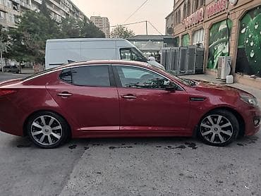 e39 radiator: Kia Optima sedan – qırmızı rəng - Kuzov: 4 qapılı sedan, idman üslublu — 3