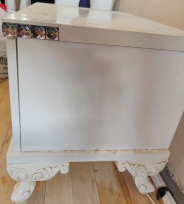 dekorativ əşyalar: Tumba - ağ. Az işlənmiş, zədəsiz və sınıqsız. Zərif naxışlar və — 3