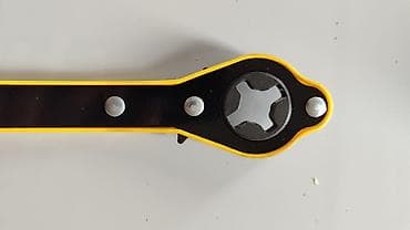 Universal danqrat açarı danqrati tez ve asan qaldirir