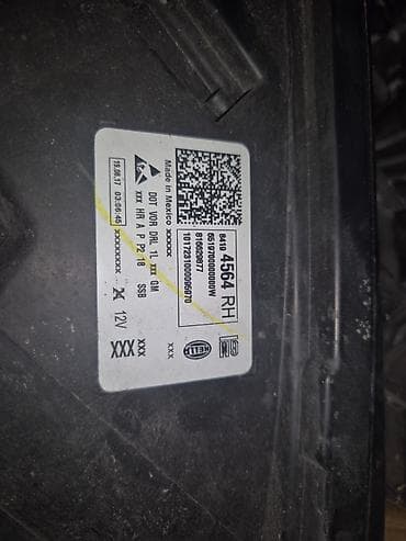 vito farası: Sol, Yaxın və uzaq vuran işıqlar Chevrolet, 2018 il, Orijinal, ABŞ, İşlənmiş — 2