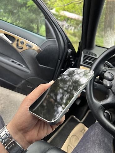 iphone 16 pro 2 el: IPhone 15 Pro, 256 GB, Gümüşü — 6