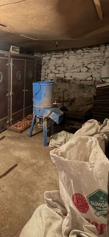 купить измельчитель сена бу: Yem uyuden aparat satilir cox az islenib qiymet 650 manat unvan — 1