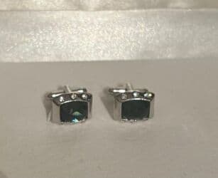 açarliq: Zərif kişi aksesuar dəsti: - Manjet düymələri (2 ədəd) və açarlıqdan — 2