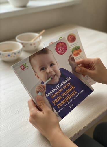 Bu kitab Annabel Karmelin körpələr üçün yeni yemək reseptlərini təqdim