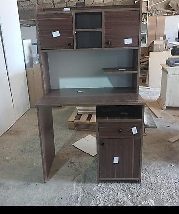 Düz masa, Polkalı, Siyirməli, Teksturalı laminat