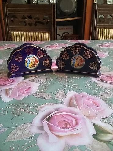 Cox gozel debli salfetka qabi,1990 ci ilde Cexiyada alinib,40 ildiir