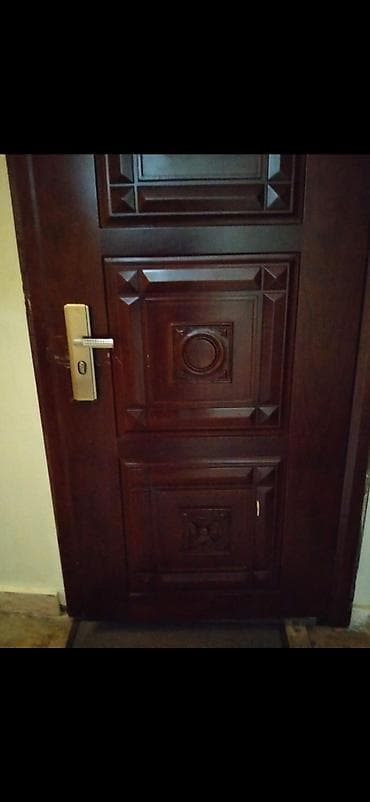 yeni ev qapilari: Mənzil üçün İşlənmiş Giriş qapısı Zamok ilə, Zəmanətli, Ödənişli quraşdırma, Ünvandan götürmə — 1