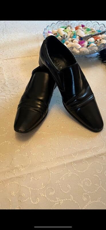 toxunma kişi cemperləri: Razmer 41. Qiymet 20 azn — 1